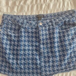 PrettyLittleThing Houndstooth Denim Mini Skirt